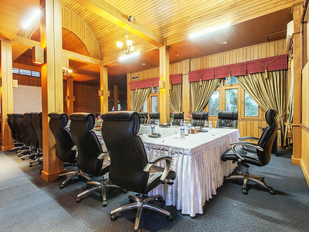Aye Thar Yar Golf Resort Taunggyi Exterior foto